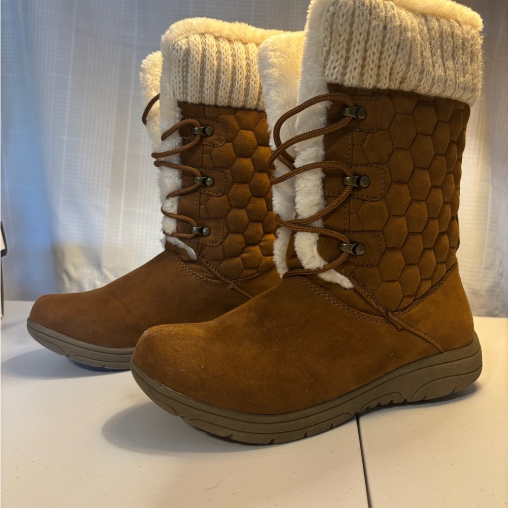 Liz Claiborne Tan Winter Boots with Cream Accents